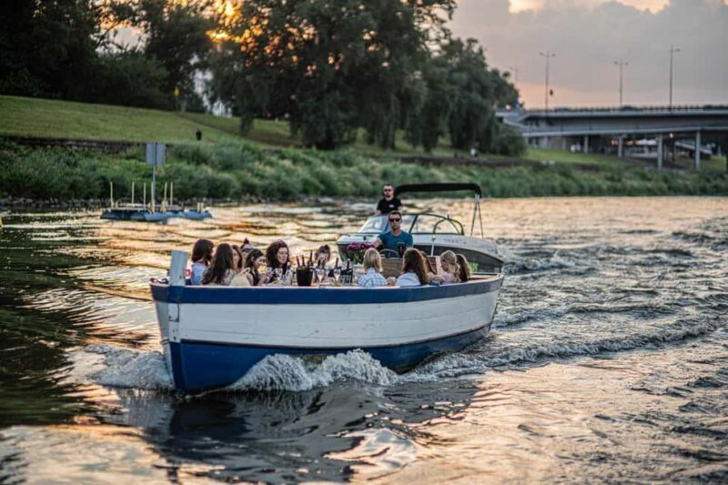 Warsaw: Private Cruise on a wooden boat - max. 12 pax - Warsaw: Private Cruise on a Wooden Boat – Max. 12 Pax