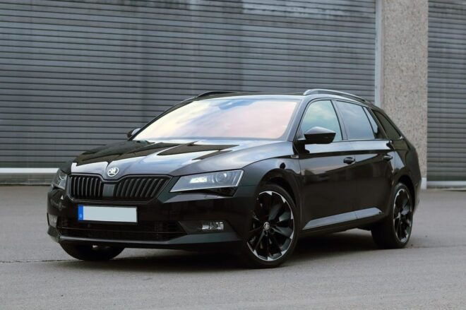 Warsaw: Private Economy Transfer Airport -City 1-3 Person - Transfer Experience and Comfort