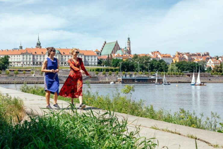 Warsaw: Private Praga District & Hidden Gems Walking Tour - Tour Overview