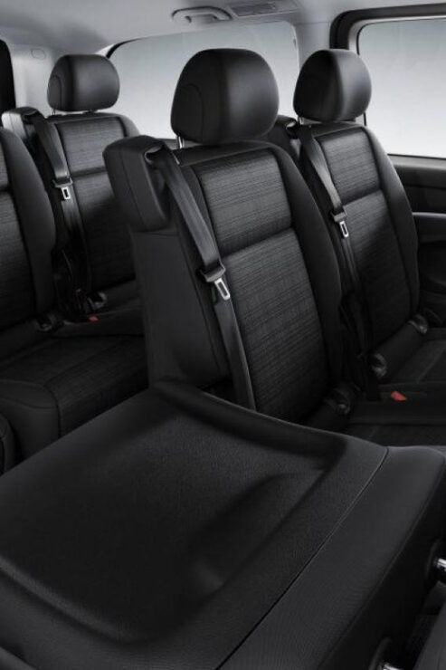 Warsaw: Private Transfer Chopin Airport -City 1-6 Person - Booking and Payment