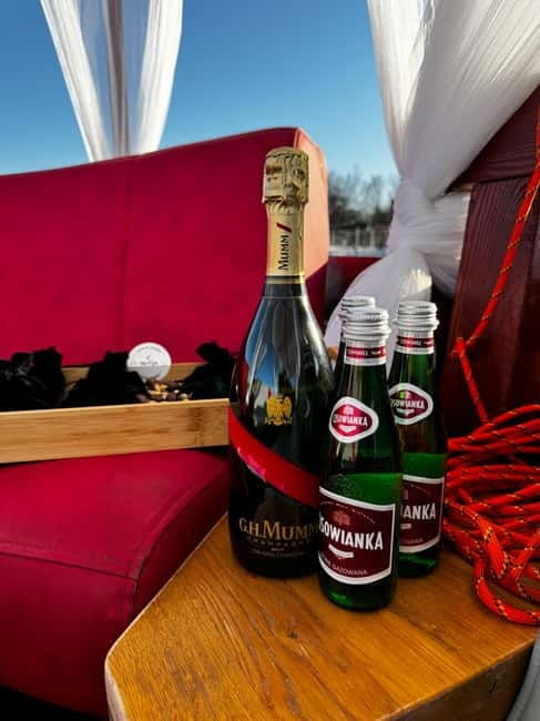 Warsaw: Romantic Cruise with ProseccoBirthdays & Proposals - FAQ
