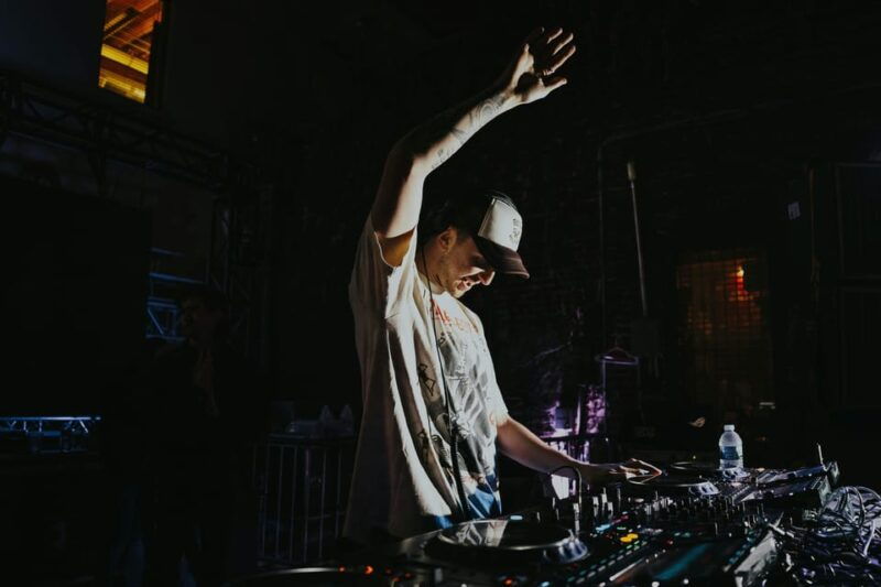 Warsaw: Skip-the-Line Entry to Room 13 Club + Welcome Shot - An Authentic Night Out in Warsaw’s Top Club
