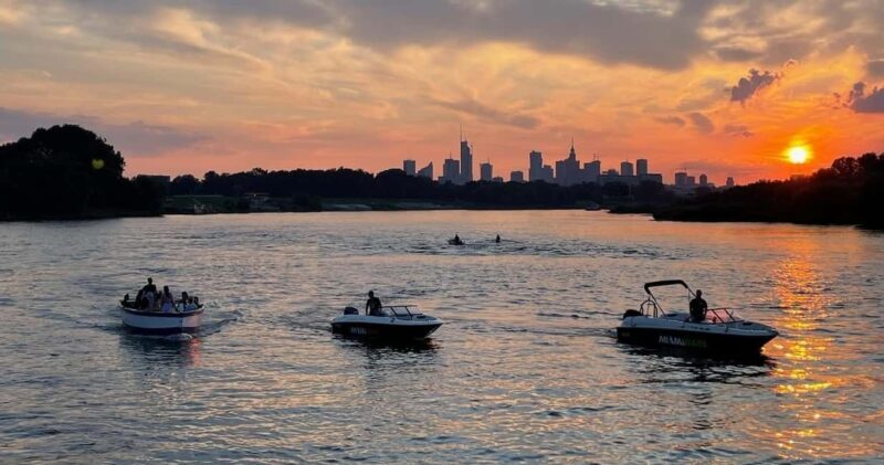 Warsaw: Sunset Vistula Cruise - 80s Vibes, Music & Prosecco - A Closer Look at the Experience