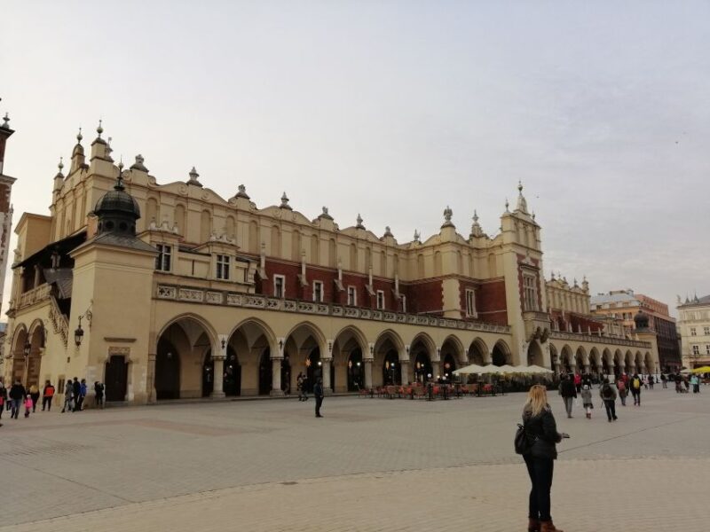 Warsaw: Tour to Krakow and Auschwitz by Train with Pickup - FAQ