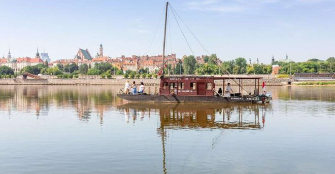 Warsaw: Traditional Galar Cruise on The Vistula River - Cruise Experience