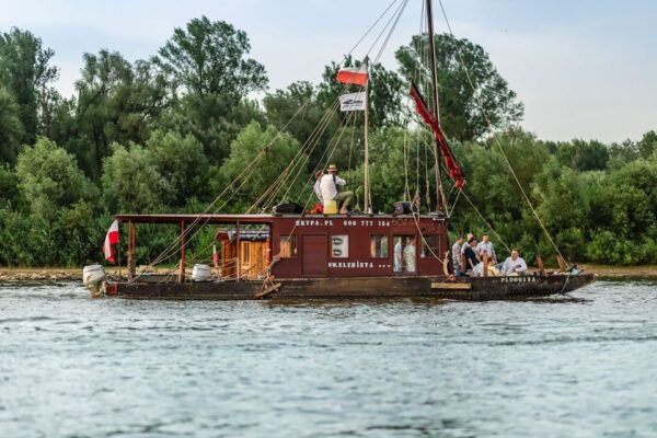 Warsaw: Traditional Galar Cruise on The Vistula River - Booking and Pricing