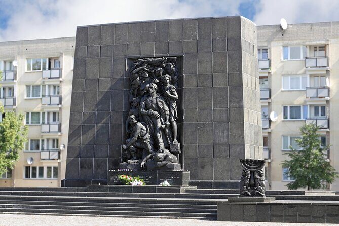 Warsaw Uprising and WWII Old Town Walking Tour with Museum - A Detailed Look at the Warsaw Uprising and WWII Old Town Tour