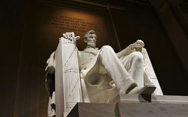 Washington D.C. Iconic Landmarks and Memorials Tour - The guide’s role is the main draw