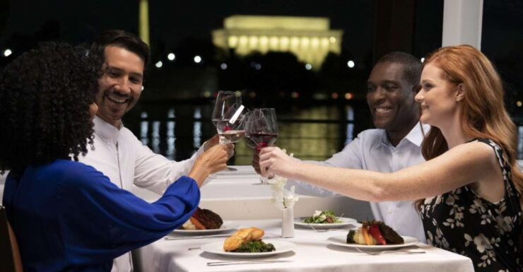Washington DC: Christmas Eve Gourmet Brunch or Dinner Cruise - Experience Highlights
