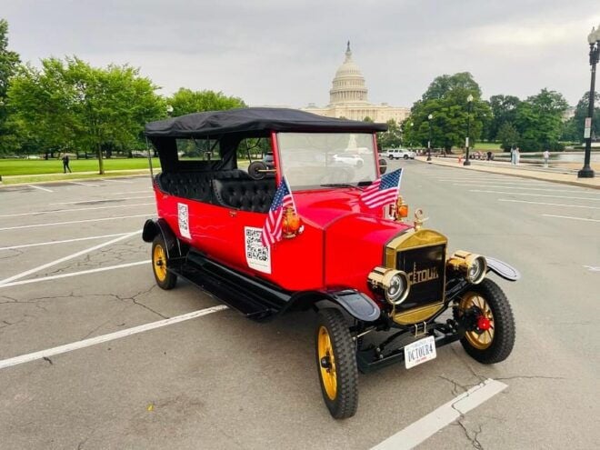 Washington, DC: Monuments & Memorials Tour in a Vintage Car - Optional Guided Tours