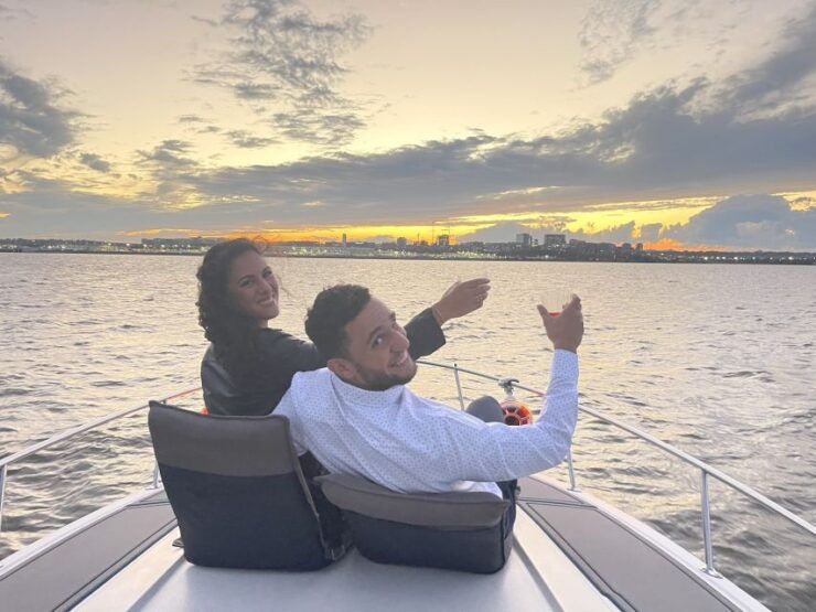 Washington DC: Private or Shared Waterfront Yacht Tour - Tour Duration and Guide Information