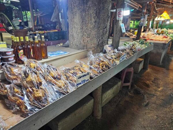 Wat Chaloem Phrakiat, Sacred Valley & Rare Forest Market. - Accessibility Information