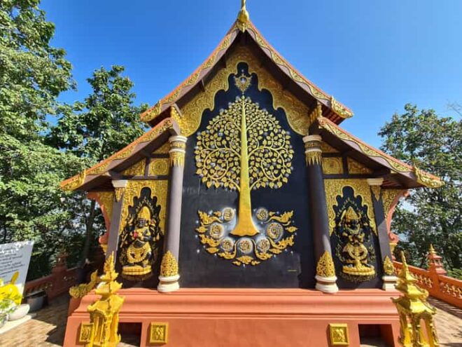 Wat Doi Phra Chan & Wat Hariphunchai & Rare Forest Market. - Architectural Wonders of Hariphunchai