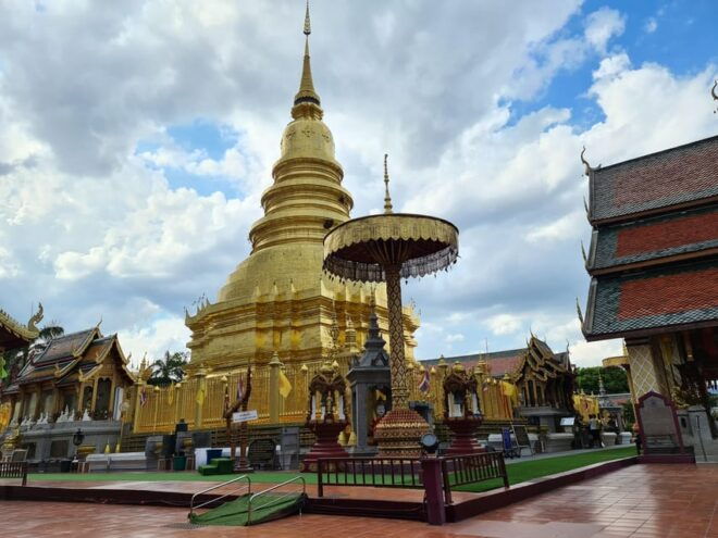 Wat Doi Phra Chan & Wat Hariphunchai & Rare Forest Market. - The Unique Forest Market Experience