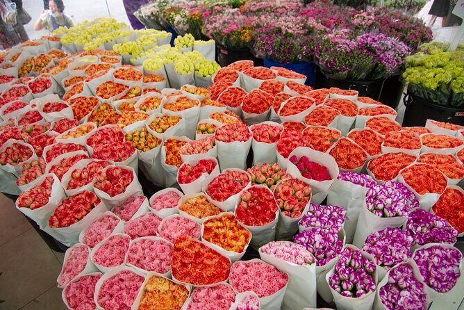 Wat Pak Nam Longtail Boat Tour with Flower Market in Bangkok - The Flower Market: A Colorful Feast