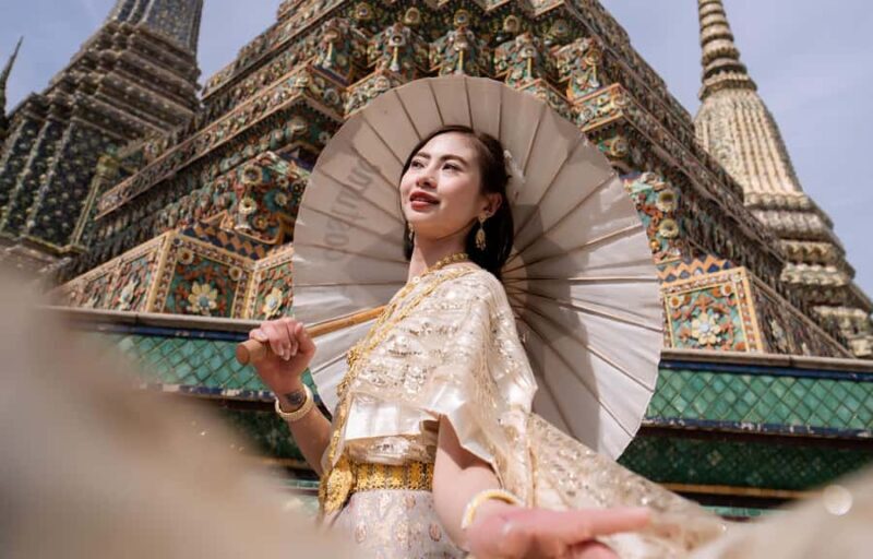 Wat Pho: Traditional Thai Costume Photoshoot - Why This Experience Works for Travelers