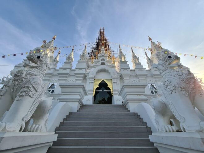 Wat Phra That Si Mueang Pong, a Holy Castle & Creek Cafe. - Unique Highlights of the Experience