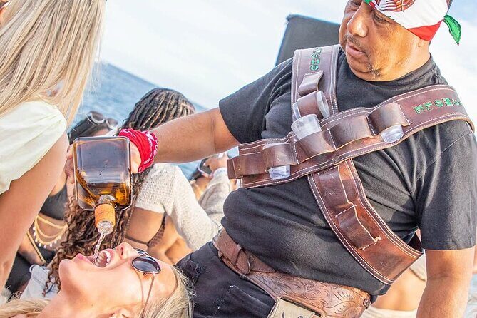 Watch Sunset Over El Arco The Biggest Party - Good To Know