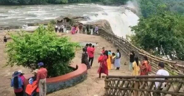 Waterfalls of Athirapply or Areekal Tour for 1 to 8 People. - The Sum Up