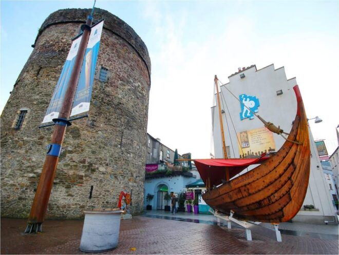 Waterford Treasures: Walking Tour of the Viking Triangle - Reginalds Tower: Witnessing History
