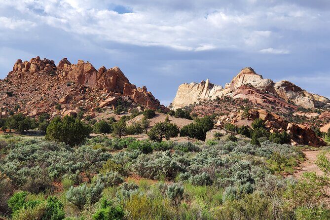 Waterpocket Fold Offroad Tour to Strike Valley Overlook - Authentic Experiences and Unforgettable Views