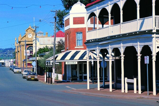 Wave Rock, York, Wildflowers, and Aboriginal Cultural Day Tour From Perth - Common Questions