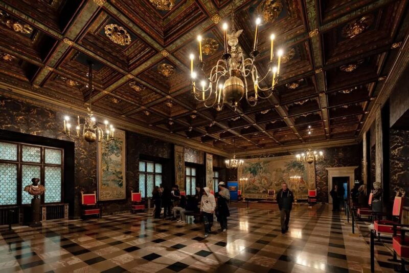 Wawel Castle and Cathedral Guided Tour - A Closer Look at the Wawel Tour Experience
