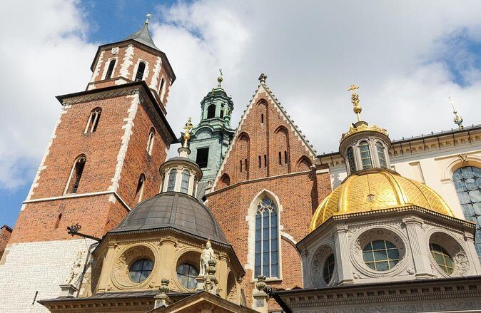 Wawel Castle, Cathedral and St. Marys Basilica Private Tour - Exploring Krakow’s Historic Gems: Wawel Castle, Cathedral, and St. Mary’s Basilica Private Tour