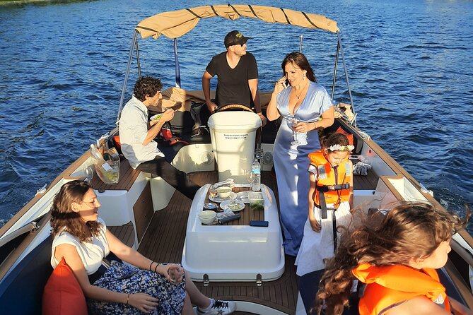 We Paris - Reviews and Ratings Breakdown