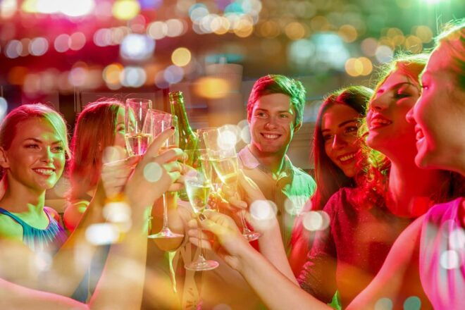 Weekend Hamburg: Night Pub Crawl Through the Reeperbahn - Meeting Point Details
