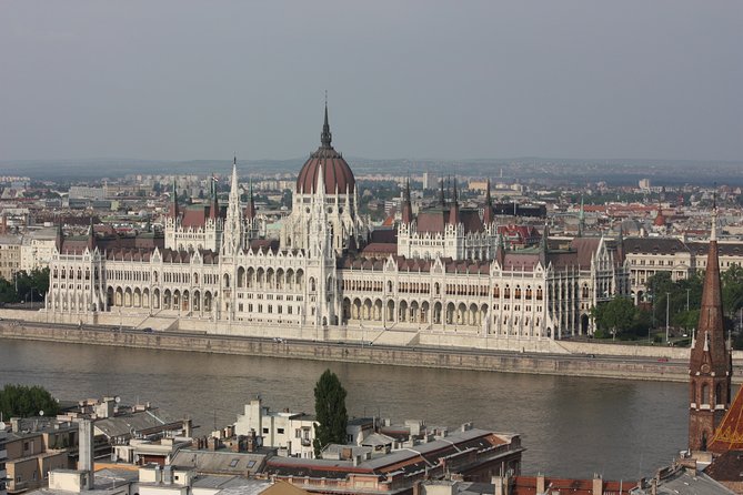 Weekend in Budapest: Private Transfer and Tours With Official Tour Guide - Guided Tours and Inclusions
