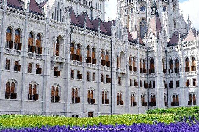 Welcome to Budapest: Private Guided Walking Tour - Photography Opportunities