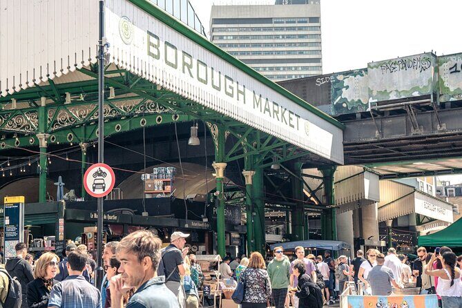 Welcome to London Tour with Borough Market Lunchbreak - Starting Point and Initial Walks
