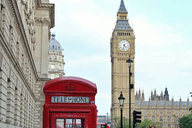Welcome to London Tour with Borough Market Lunchbreak - Tower of London and Tower Bridge