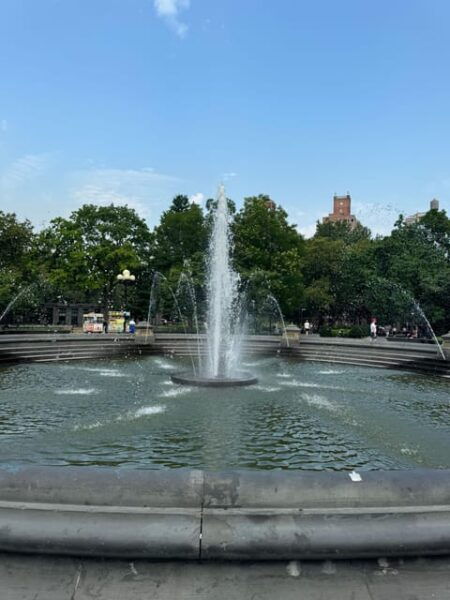 Welcome to New York: A Tour of Taylor Swift Hotspots - Exploring the City Through Music