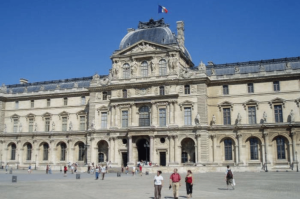 Welcome to Paris: A Self-Guided Audio Tour in English - What to Expect