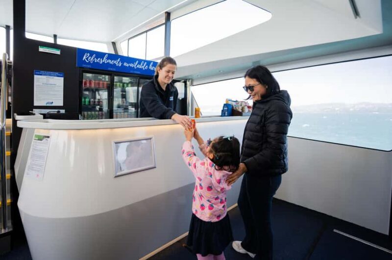 Wellington: Commentated Harbour Explorer tour - FAQ