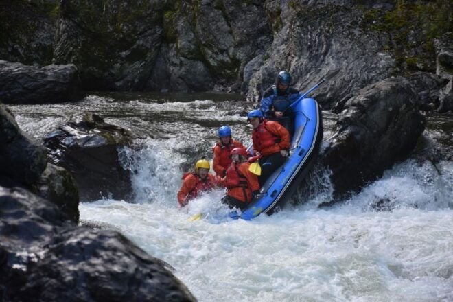 Wellington: Te Awa Kairangi Class 3 Whitewater Rafting Tour - Live Tour Guide and Accessibility