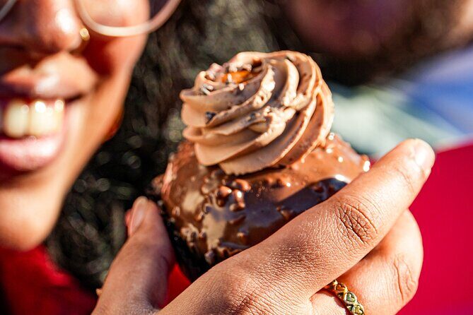 West End Donut Adventure Sweets and Sights in London - The Itinerary: From Covent Garden to Trafalgar Square