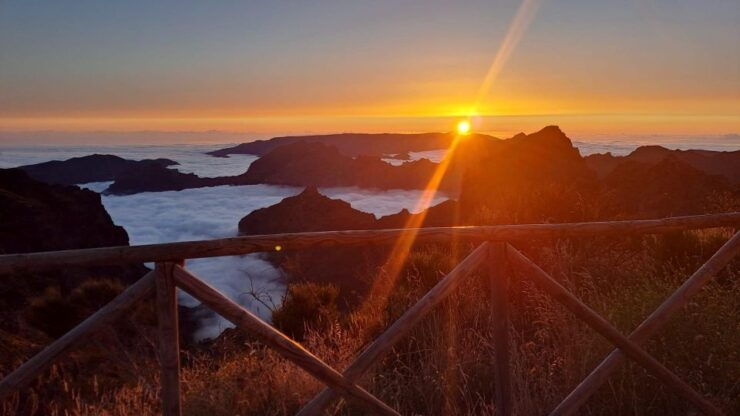 West Mountains Tour With Pico Do Arieiro Sunset and Dinner - Booking Details