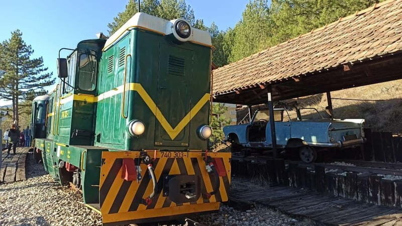 West of Belgrade: Woodentown, argan 8 train & Drina River - An In-Depth Look at the Tour Experience