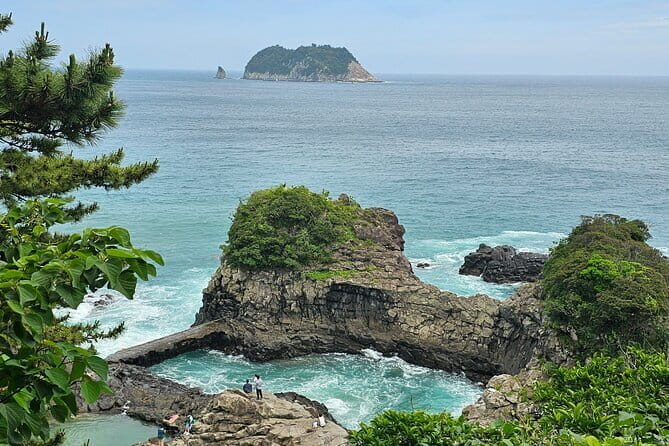 West of jeju private Jumbo taxi tour with Mr.KO (Suhong) - Handam Coastal Trail – The Winding Coastal Walk