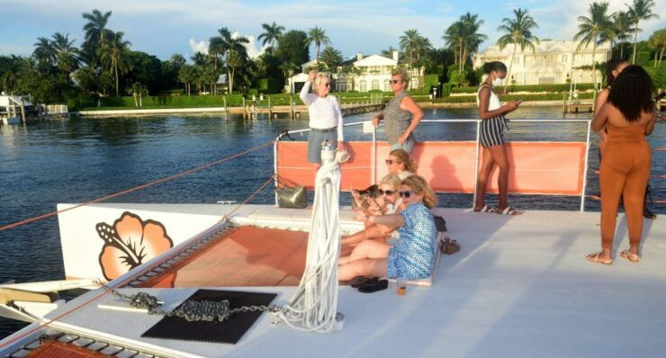 West Palm Beach: Flamingle Happy Hour Cruise - Happy Hour Features