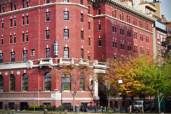 West Villages Flappers, Freaks & Punks: A Self-Guided Audio Tour - Tour Highlights