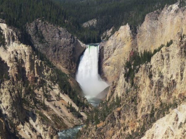 West Yellowstone: Yellowstone Day Tour Including Entry Fee - Indulge in a Delicious Picnic Lunch