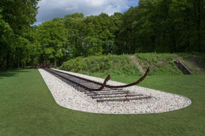 Westerbork Concentration Camp From Amsterdam by Private Car - Group Size and Guiding Policy
