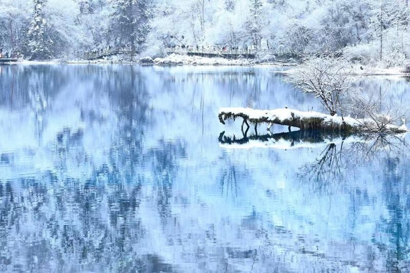 Western Sichuan 4-Day Loop | Dagu Glacier, Jiuzhaigou, Huanglong, Bipenggou - Group size, guides and practical comfort