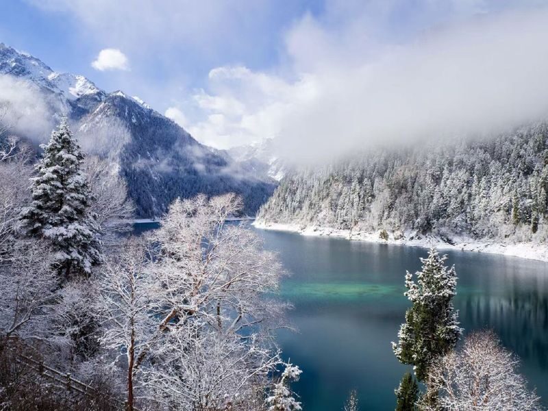 Western Sichuan 4-Day Loop | Dagu Glacier, Jiuzhaigou, Huanglong, Bipenggou - Should you book this four-day loop?