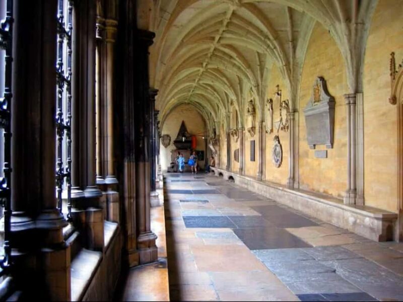 Westminster Abbey private guided tour with expert guide - FAQ