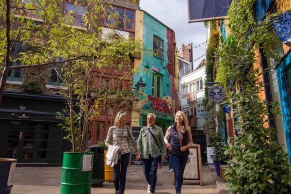 Westminster to Tower Bridge Customized Tour With a Local - Meeting Place